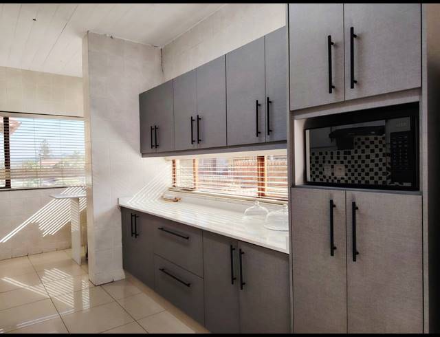 4 BEDROOM HOUSE FOR SALE IN RESERVOIR HILLS